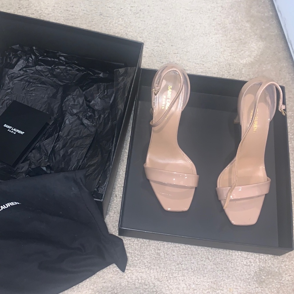 Saint Laurent Patent leather nude sandal size 38.5